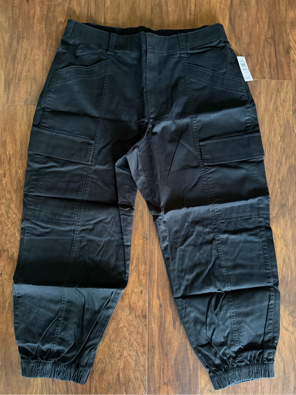 GAP Downtown Cargo Black Capris with Elastic Cuffs